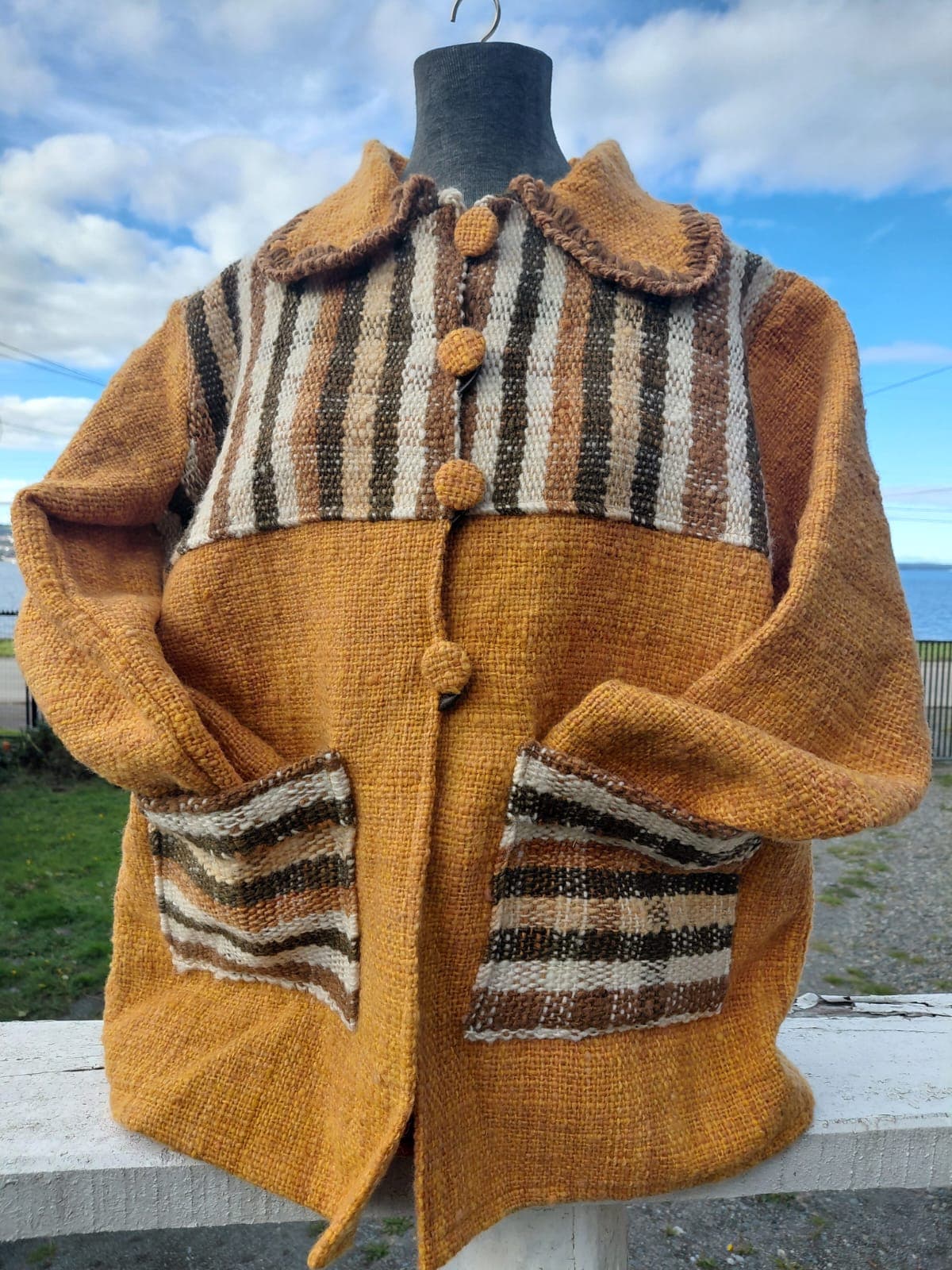 Chaqueta Mostaza con Canesú Rayado